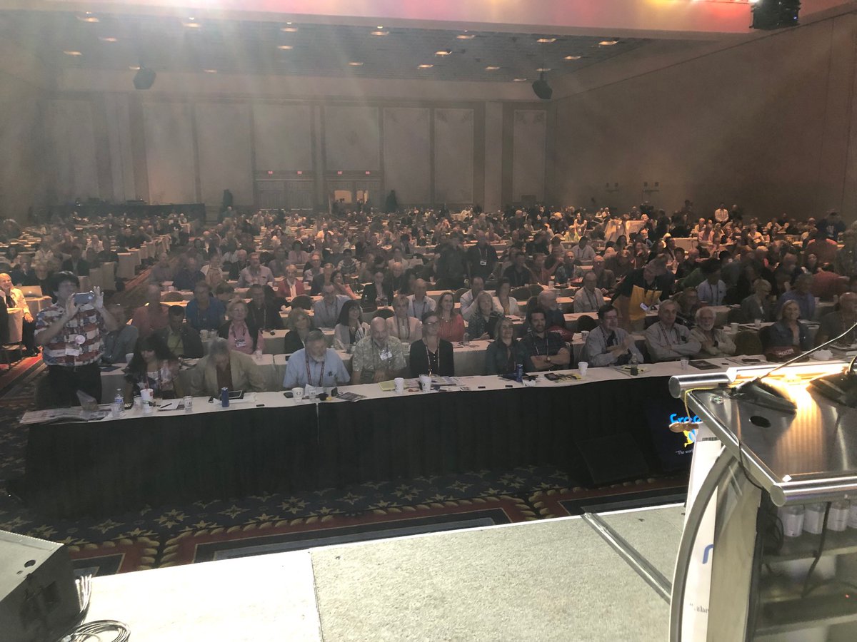CrimeResearch1's tweet photo. About to debate gun control at #FreedomFest2019. Mock trial with the “lawyers” being @JohnRLottJr v @michaelshermer https://t.co/Wn1HkZPt8J