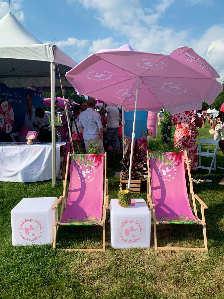 PhilipStewartNY's tweet photo. Fun evening celebrating @JetBlue’s new service to #Guadeloupe with the @visitGuadeloupe team at @pinknicfestival! 🇫🇷✈️ Service starts Feb 1, 2020! ☀️🌴 #JetBluePTP https://t.co/BAYXPx111d