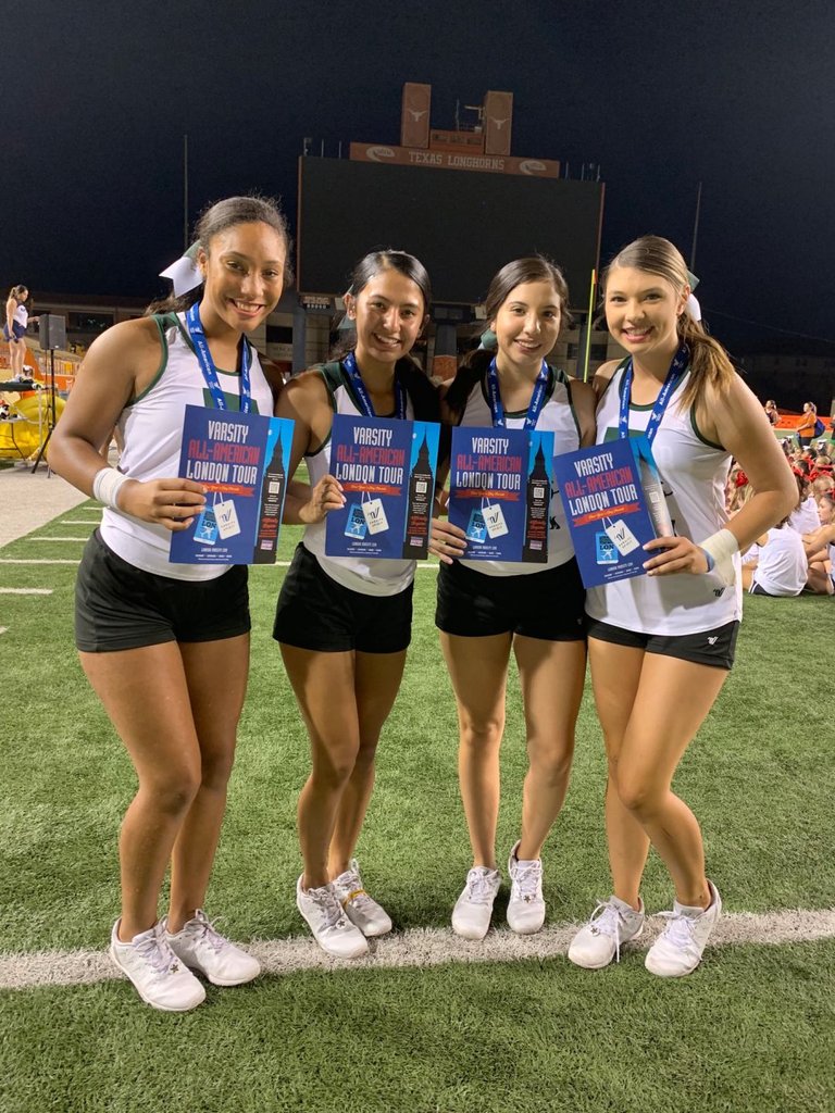 thscheerleaders's tweet photo. CONGRATULATIONS to our Varsity and Jv All-American cheerleaders, as well as our Mascot All-American!! 💚 https://t.co/K33jh5c8Sw