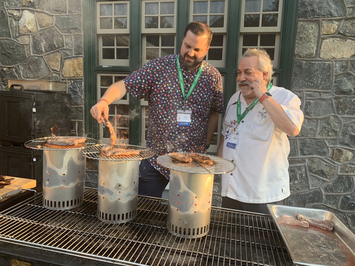 AnovaCulinary's tweet photo. Searing up some strips with @meathead at the #svsummit #isva #anovafoodnerd https://t.co/soP7sXtUTQ