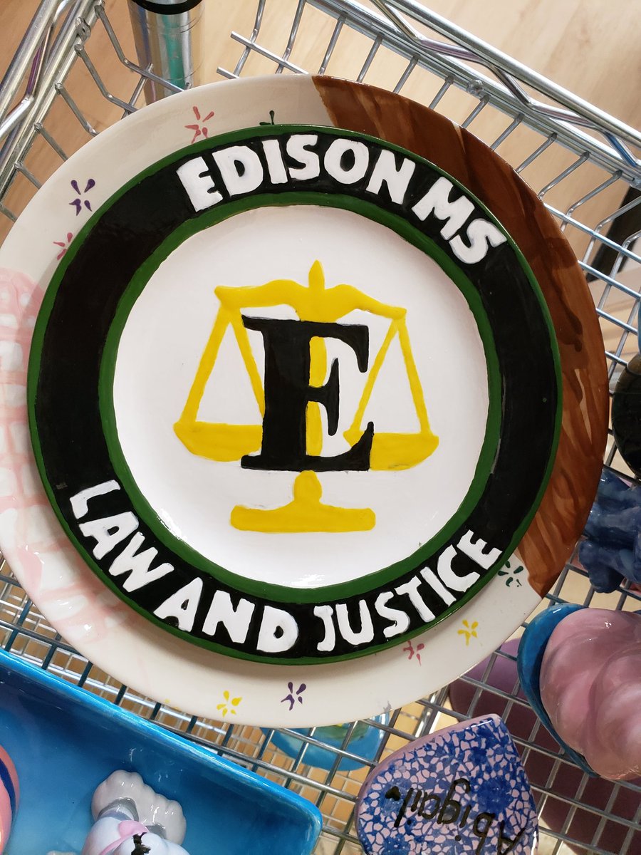MsWebb1's tweet photo. Look at what I found while painting pottery with my niece. Just by chance, I happened to see THIS masterpiece. I was so EXCITED! The Edison Family has true talent! It's beautiful! @LopezprinciPAL @edison_school https://t.co/zG2yCkacVo
