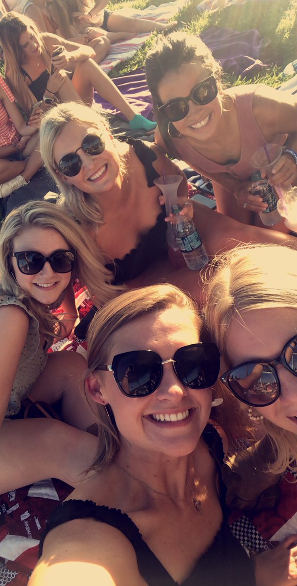 MegACharles524's tweet photo. #AMPLiveFeed https://t.co/tXSeG6SaCY
