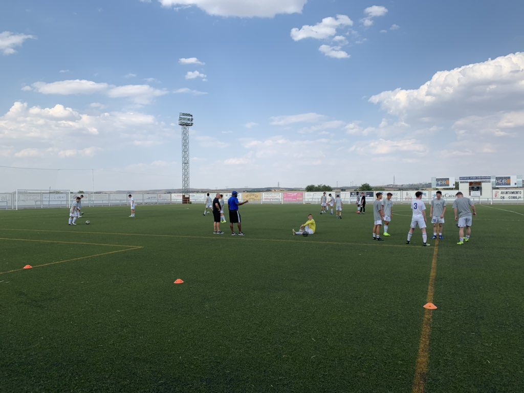 coachspinks8's tweet photo. 2002 and 2003 boys played their first game today in Spain. Both come away with wins! #FCFredSpain #twozerowin #threezerowin https://t.co/rdV253jQBC