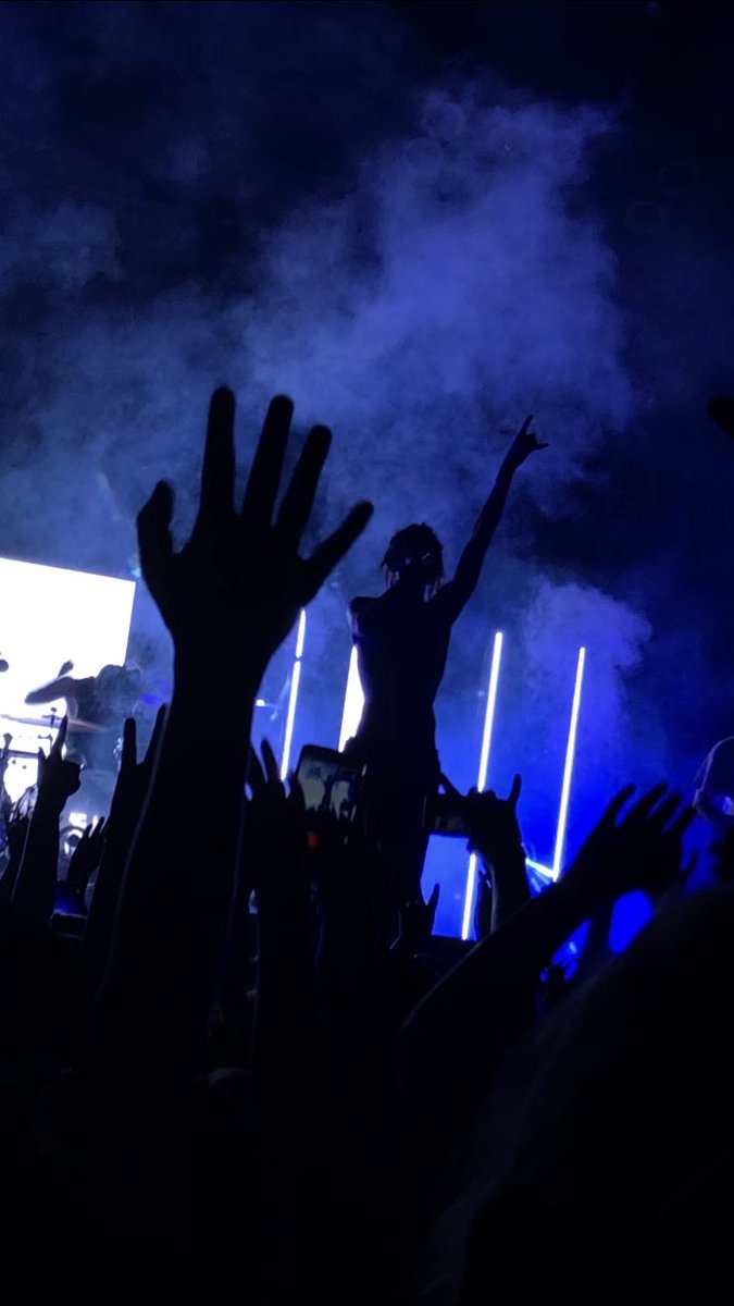 marsphases's tweet photo. I miss this so much already. Last night was so amazing. https://t.co/g5AHl72N6F