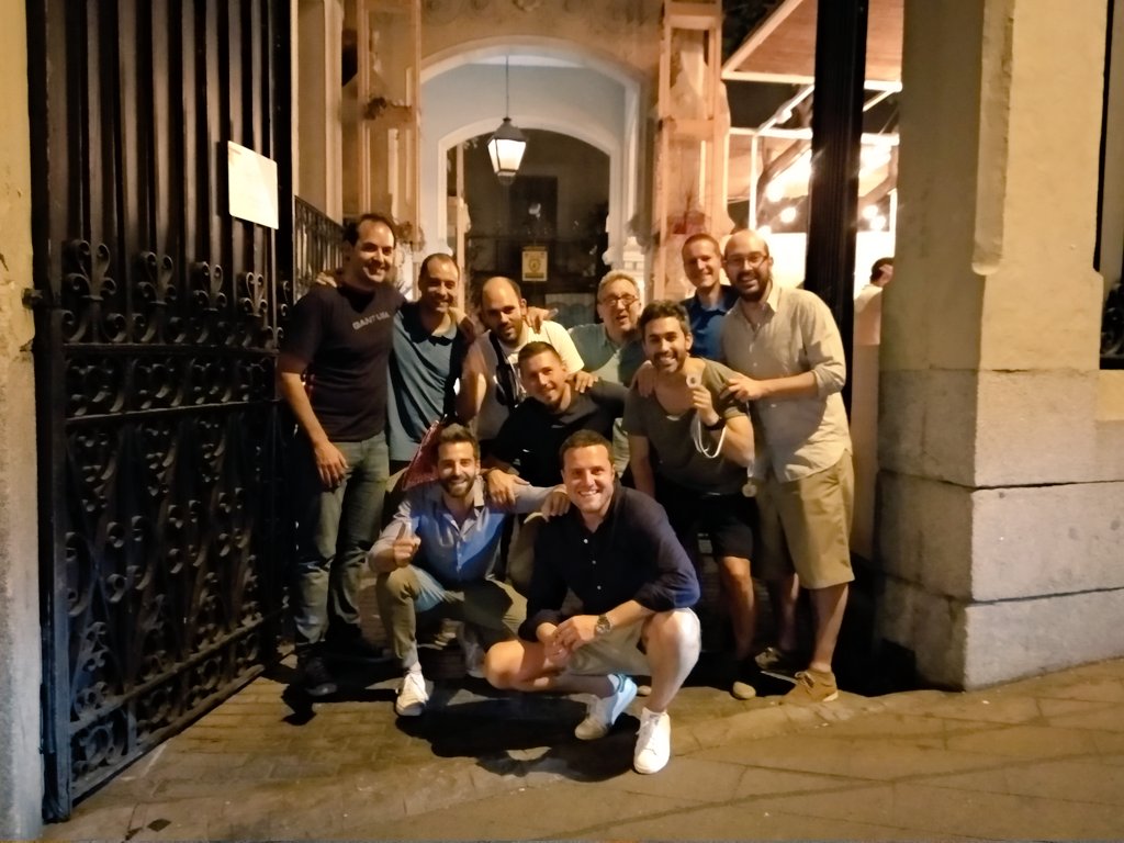 basket1998_'s tweet photo. Los asistentes a la cena final de temporada!! Gracias por un gran año y una estupenda temporada 18-19!!! https://t.co/72FTP3IOHo