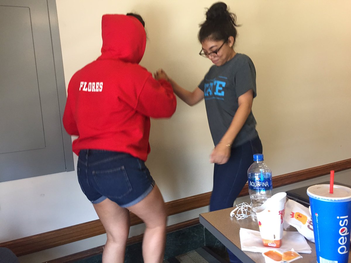 I wish I can dance like them. #BlueYourThang