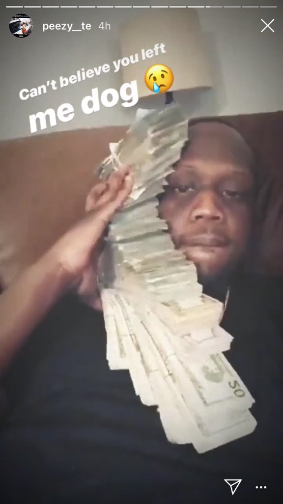 tmterby's tweet photo. “First Nigga I Seen Count A 100 Bands On The Kitchen Sink” #RipSoda 🌹 @teameastsnoop @_EastsidePeezy https://t.co/xRMLSSb3KZ