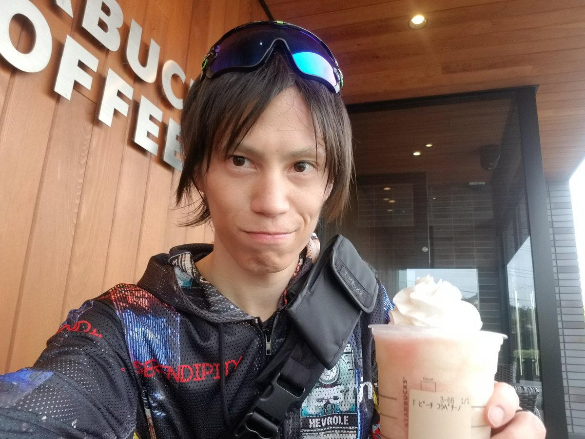 Kazuho スタバライド完了 笑 スタバ新作 さっぱり爽やかな桃でうまかった それにしても 蒸し暑くてヘトヘト ロードバイク乗りと繋がりたい ロードバイク スタバ スターバックスコーヒー ピーチオンザビーチフラペチーノ