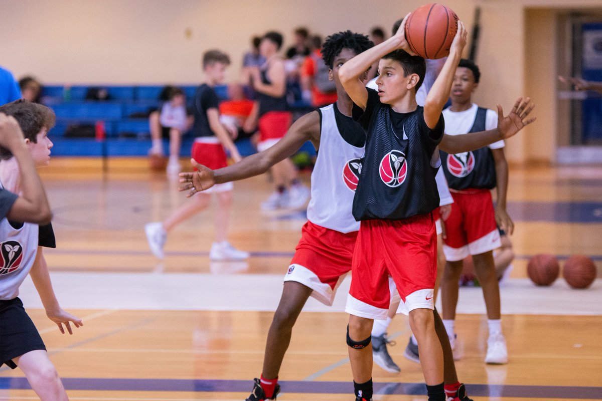 OBABBall's tweet photo. Day 3 with the U14 Boys!
• Rest Recovery/Prehab Talk
• 4v4 Concepts with Coach Octavio Guibao (@OGuibao)
• 4v4 (32 minute run time)
#OSDP2019 #OntariosVeryOwn https://t.co/dVP158ASZ7