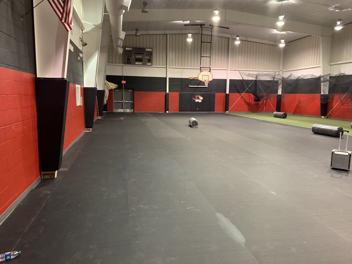 k_kellerstrass's tweet photo. Super grateful to be able to add some functional space to our S&amp;C facility and improved facilities for some of our winter sports! It will be awesome for Tiger athletes of all sports &amp; Ss enrolled in any S&amp;C class. S/O to @dentoncody7 and @CKellerstrass for working! #PHSstrength https://t.co/p6UhrB3wq1