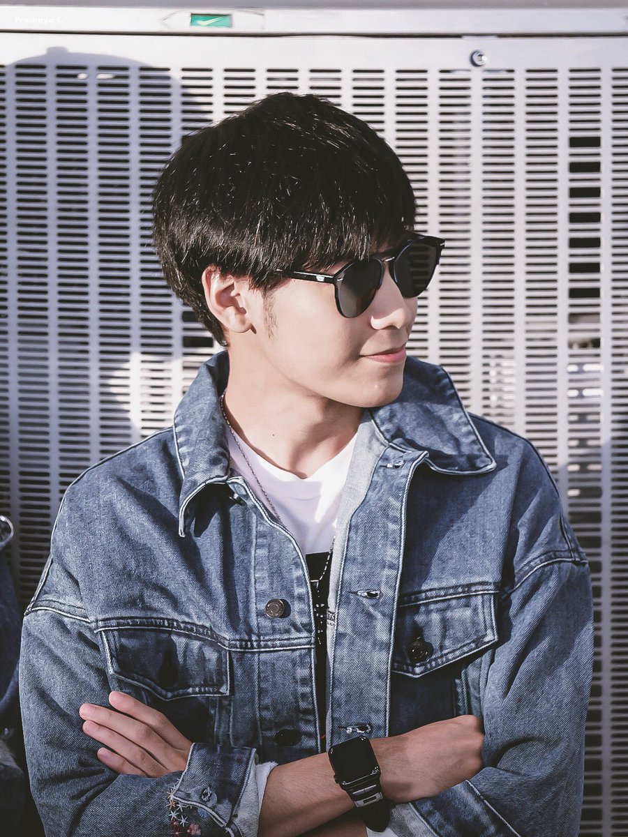 GNIHKMUNST__'s tweet photo. หล่อมากไม่ไหวแล้วจ่ะแม่ TwT 

@stjinx_maya @Singtofc_Th 
#SingtoPrachaya #สมุนจ้าวป่า 
#OurskyyFanMeetinginTaipei https://t.co/JcxvPOxyAe