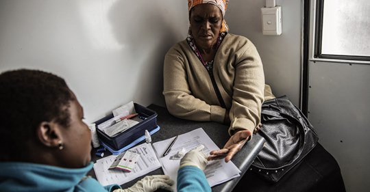 CaraSantaMaria's tweet photo. Scientists tested a costly approach to curbing the AIDS epidemic in Africa with mixed success. #AntiAIDS #AIDStesting #Africa #Globalhealth 

https://t.co/nQbXAnNmzY https://t.co/SETsPX9xxs