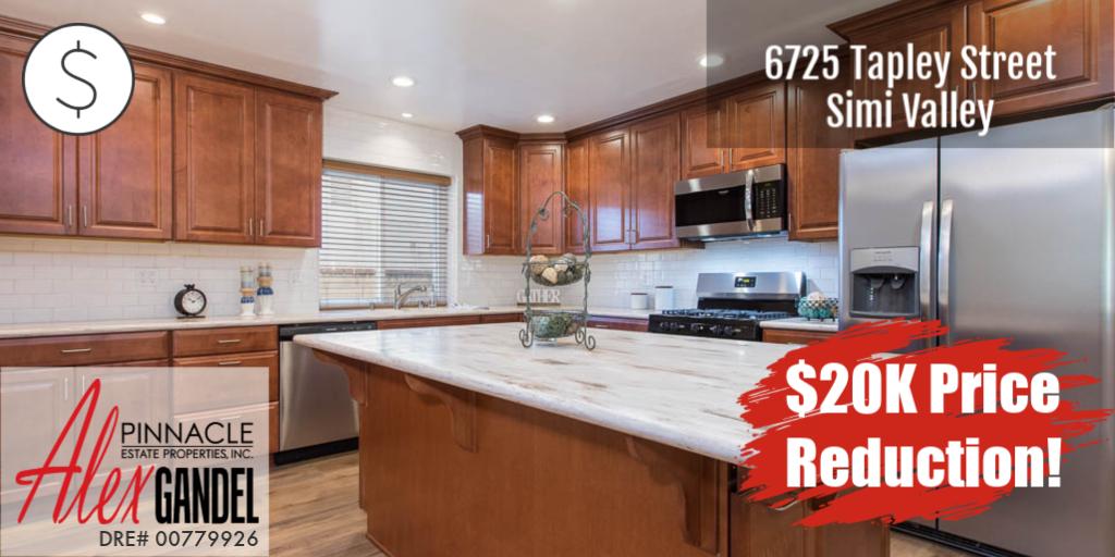 🏡#HugePriceReduction 👉#BlowoutPrice #GreatValue🌟 #ImprovedPrice #RealEstateBargain #NewPrice #SimiValley 🔑#RealEstate #HouseHunting 📸alexgandel.com 👀#JustReduced 💲 #Reduced to $569,900 / 3🛌 2🛀 / Call 805.522.67884 #UpgradedHome #RemodeledKitchen #OpenHouse Sat