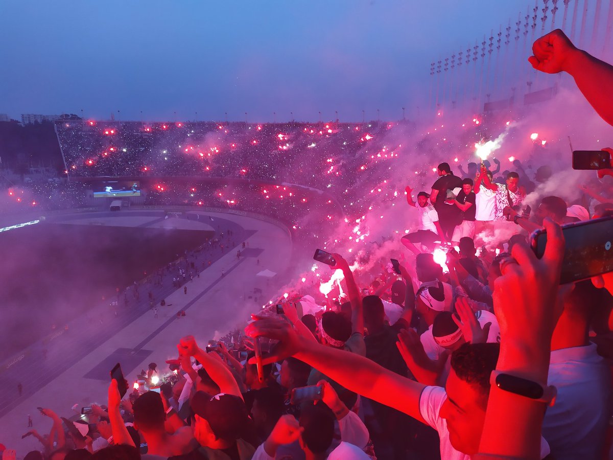 Gs_Dz16's tweet photo. #stade_du_05_juillet #Alger #Les_Verts  #LesFennecs #LesZhommes https://t.co/Fjp56m88xe