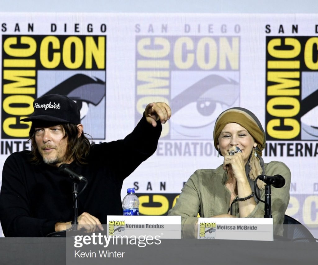 NorMelCaryl's tweet photo. #Caryl for the win!!! #McReedus warms my heart, sigh. #MelissaMcBride #NormanReedus https://t.co/KiVOxOzvFa