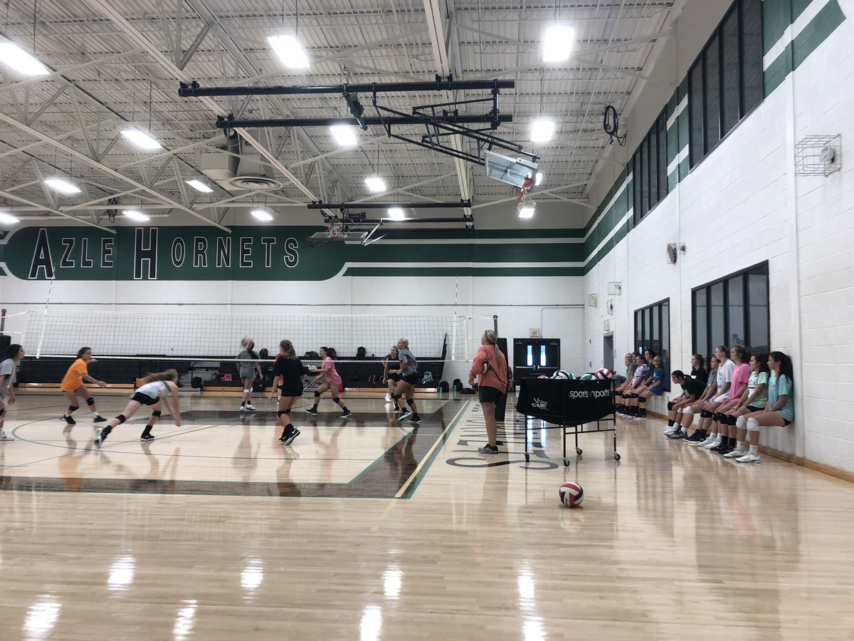 AzleVolleyball's tweet photo. Putting in some hard work past 2 days with Elite Volleyball Camp. Day 3 tomorrow! #VBrules #hornetnation #azleISDway #azleathletics https://t.co/xxZhwa0tHT