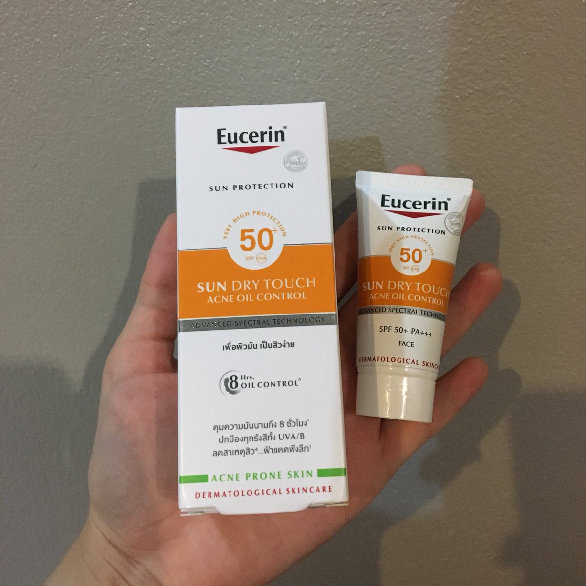 bluemoodyou's tweet photo. ส่งต่อกันแดด Eucerin 20ml 280(from600 watson) ใช้ไปครั้งเดียวค่า ราคาถูกขนาดนี้หาซื้อที่ไหนไม่ได้แล้วน้า
.
.
.
#sale #lookbooklookbook #hashtaglook #somethingapparels #triplebshop #basicbysita #clarinsthailand #basicbysita #eucerinthailand https://t.co/Dq2qIpjWfZ