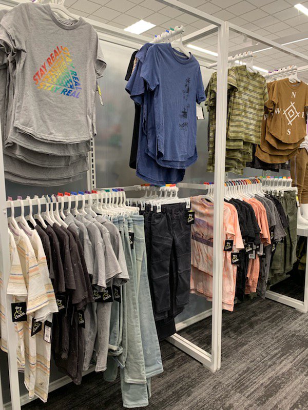 TSadie1502's tweet photo. BACK TO SCHOOL TIME!! #artclass #TARGET #T1502 #northroseville @Target @DanielleChenier @salamlazkani https://t.co/QY0QYvNoNk