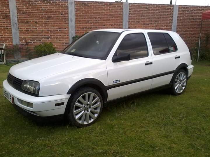 AnaMaraVazquez7's tweet photo. qué tal amigos necesito de su ayuda, tiene como 2 horas que le robaron el carro a un amigo,nececito que compartan,fue robado en la federal a Tehuacán,ala altura del cerro de Amalucan con dirección a Amozoc, cualquier informe..2221769487. https://t.co/HnOJvwEDYr
