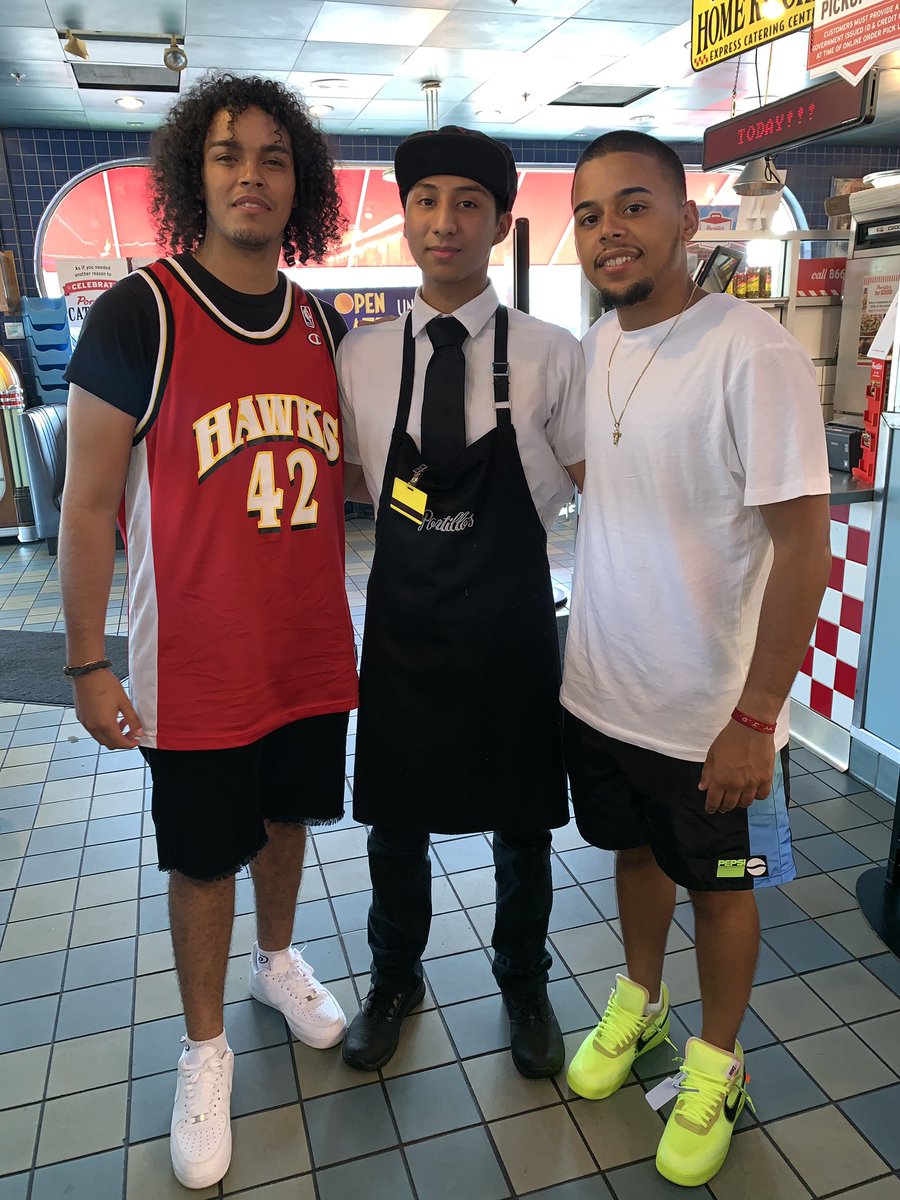 itsavibe's tweet photo. met this kid who is a fan of our videos casually at work in Chicago, he was shaking and nervous, this is always surreal to me, representing Providence across the country, worldwide impact, positive too #ComplexAmbition https://t.co/oDQvkalTc7