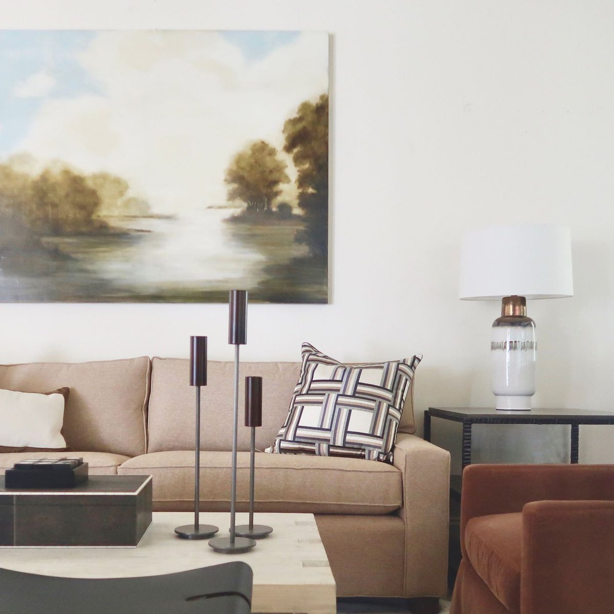 We got to spend some time with artist Charlotte Terrell talking about her lovely artwork. Read more about this talented Mississippi woman and how she got her start! alwayssummerblog.com/a-chat-with-ar…