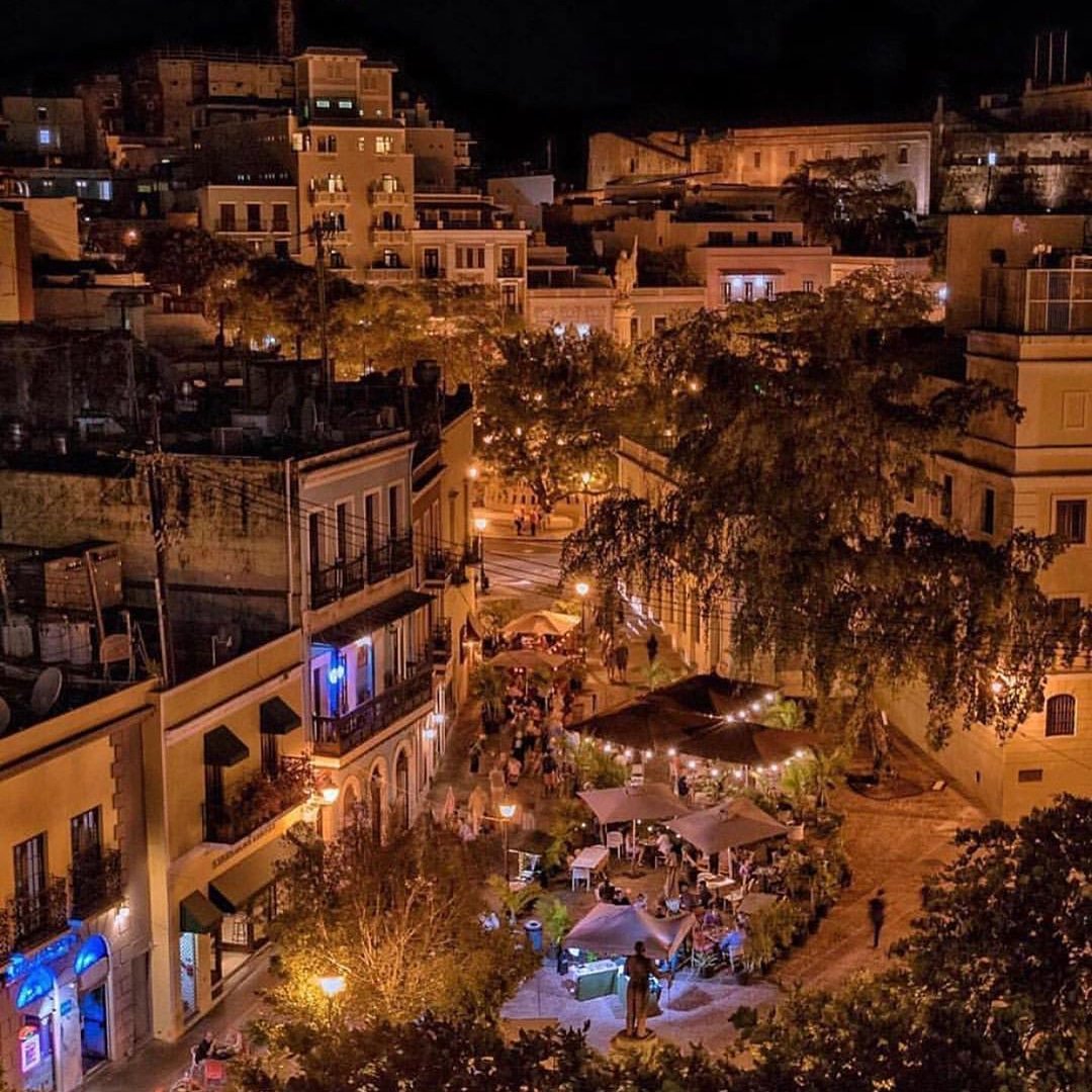 HelpPRCare's tweet photo. UNA DE LAS CIUDADES MAS BELLAS DEL MUNDO. 🙌🙏
💪El Viejo San Juan.
📸: @sousa_pr
💪
💪
#vacationonourisland #puertoricoboutiquehotel #puertorico #sanjuan #pr #travel #beach #fighting #united #Puertoricans #photography #love #boricua #nature #isladelencanto #instagood #fashion https://t.co/Gxy3AyCmUJ