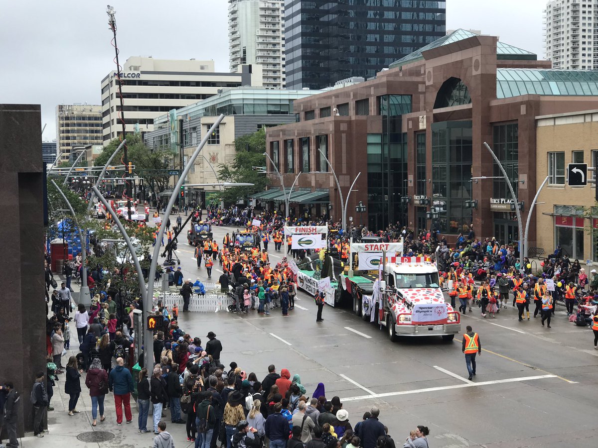WilliamsEngCA's tweet photo. We had a great time hosting a few of our friends today during the @KDaysyeg parade! #kdaysparade #yeg #kdays #fun #festival https://t.co/5e9bfRwztI