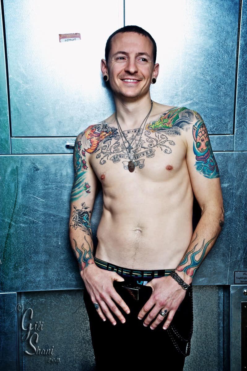 VeliStat320's tweet photo. Fly high my beautiful angel...๐ขI hope you found the peace you were looking for... I miss you ๐๐๐๐RIP @ChesterBe #320ChangeDirection #ChesterForever #FuckDepression #NeverForgotten #RestInPeaceChester #ChesterBennington #2yearswithoutyou https://t.co/a9lJX7crrl