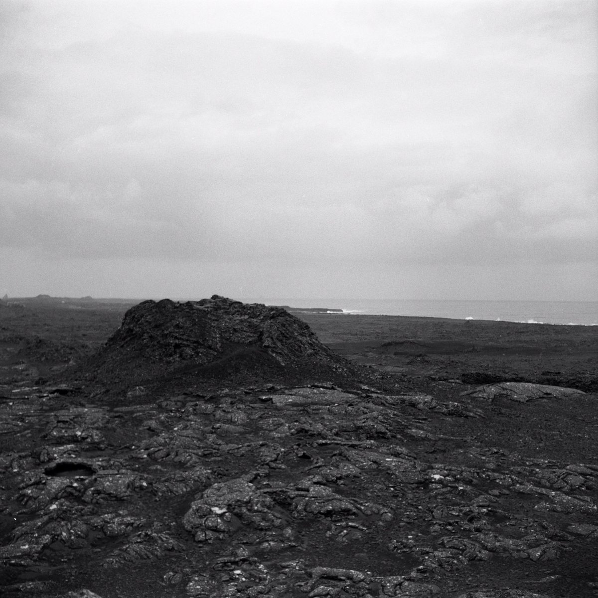msirotinphoto's tweet photo. Stampar Crater, Reykjanes Peninsula, Iceland.
This crater is part of a series over a fissure that erupted as recently as 800 years ago.
#stampar #crater #volcaniclandscape #reykjanes #iceland
#blackandwhite #buyfilmnotmegapixels #sirotinphoto #mikesirotinphoto
@visitreykjanes https://t.co/cb5WhcK54T