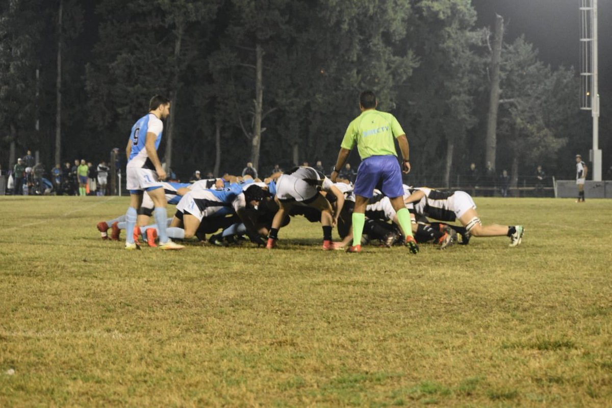 🏉¡Gran victoria del Primer Equipo frente a Estudiantes en el Plumazo!💪🏼
⚪️El Paraná Rowing Club venció por 24 a 20 a CAE y se quedó con el séptimo puesto en la Zona Campeonato del TRL🔵
#vamosrowing #qlsr