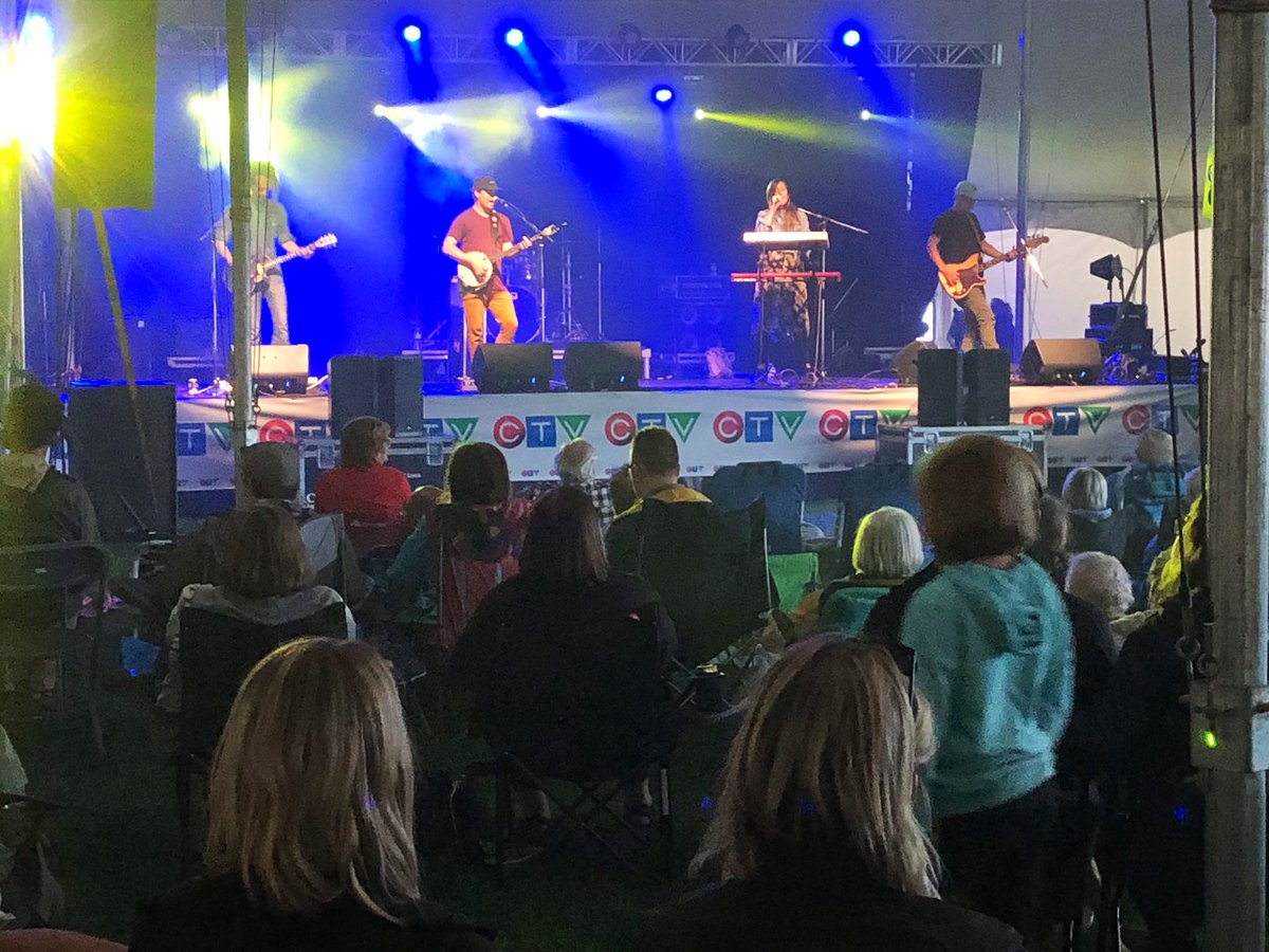 ian_mccor's tweet photo. Fourth band of the night is Shred Kelly @RavenWoodShpk #shpk #strathco Captain Tractor is up next. https://t.co/2gdear0Ae2