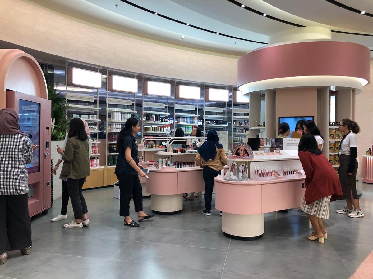 vans store lippo mall puri