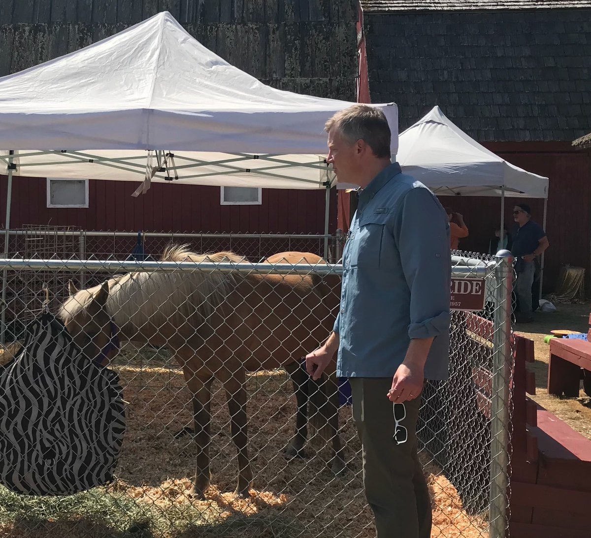 RepDavePaul1's tweet image. Haaaaay neiiiighbors! Having fun at the Whidbey Island Fair.