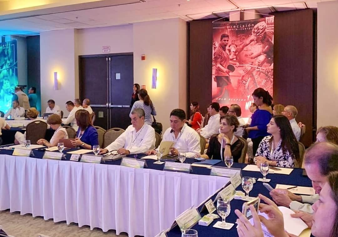 fatimabanos's tweet image. Contando con la presencia de la titular de la @CONADE, @AnaGabrielaGue, hoy celebramos la 2da. Sesión Ordinaria del Consejo Directivo 2019 del #SINADE, en la que se trataron importantes temas referentes al Programa Nacional de Cultura Física y Deporte 2019-2024.