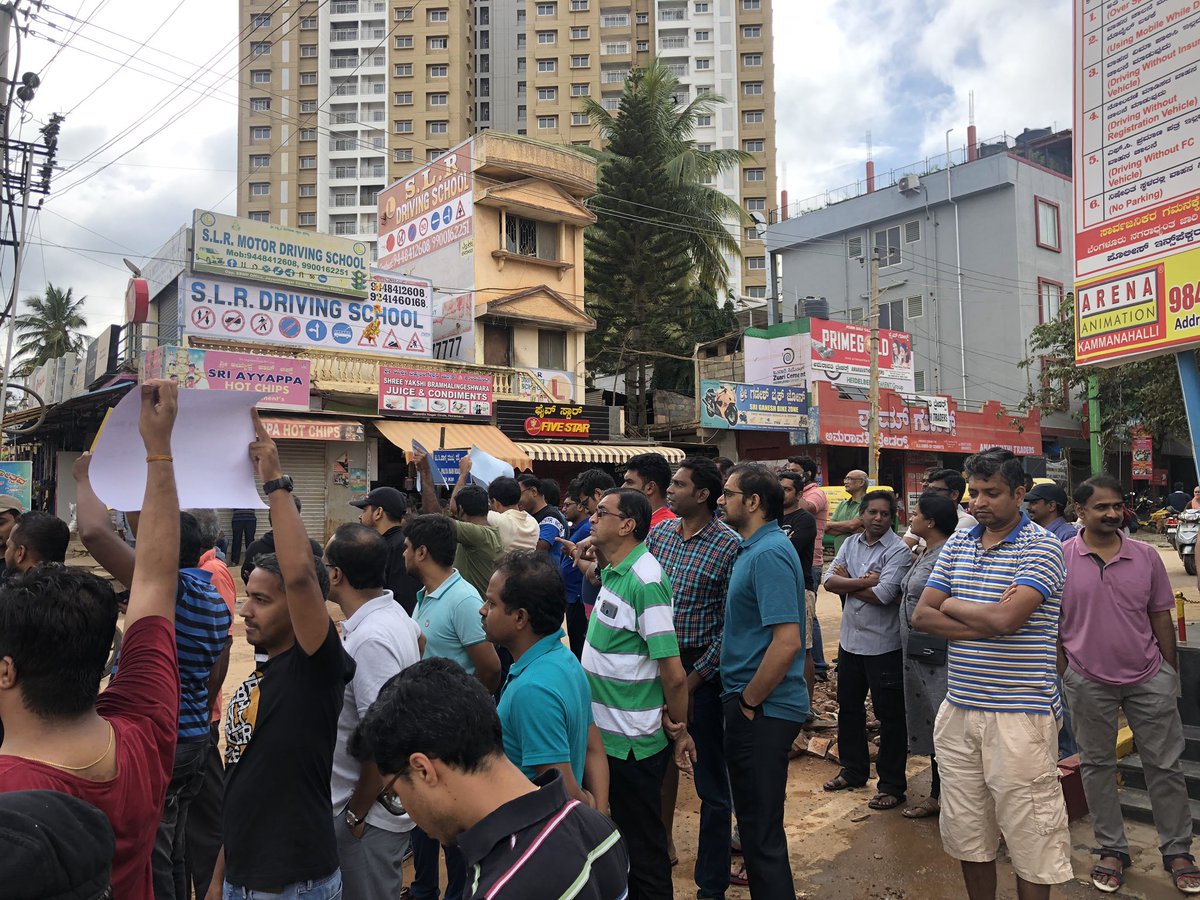 NammaBengaluroo's tweet photo. @BangaloreMirror @BBMPCOMM @BBMP_MAYOR #hormavuProtest #jayanthinagar @WeAreBangalore @WFRising @hrbr_raising @helpgnrgarden @BBMP_MAYOR @BBMPCOMM @CA4Blr @srinualavilli @tarauk
hundreds of residents of Hormavu & surrounding areas hv assembled at #jayanthinagar to register their voice
Please do join if you around 🙏 https://t.co/mrXhY8LWEM