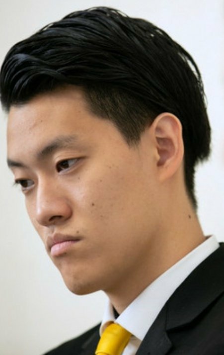 けるっち 粗品さん この半年でめちゃくちゃ髪伸びましたなぁ そろそろ髪切ったほうがいいんではないかな でも 切るならどういうのがいいかな 意外にm 1のときの髪型はけっこう気に入ってるんですよね