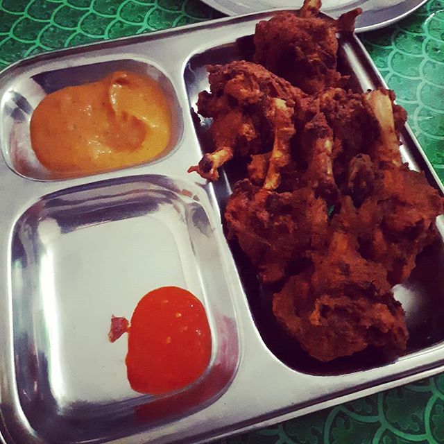 MrCoffeeNepal's tweet photo. Happy Saturday!!
#chicken #rost #nepal #mrcoffeenepal #chickenlegs #chickenrost #crunchy #fry #bhojpurkhajaghar #lollipop #style https://t.co/yUVKWaJWlj https://t.co/aZaWFqUMgp