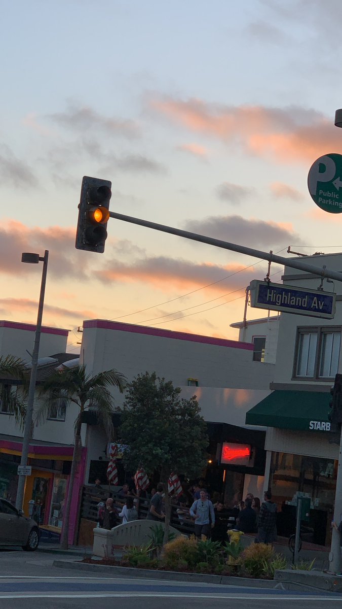 Sky is beautiful right now! #simmzysunset