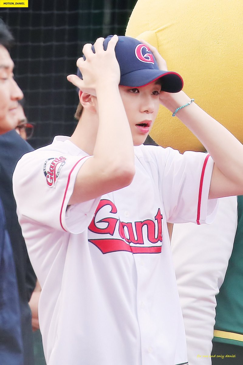 kang daniel pics tweet media