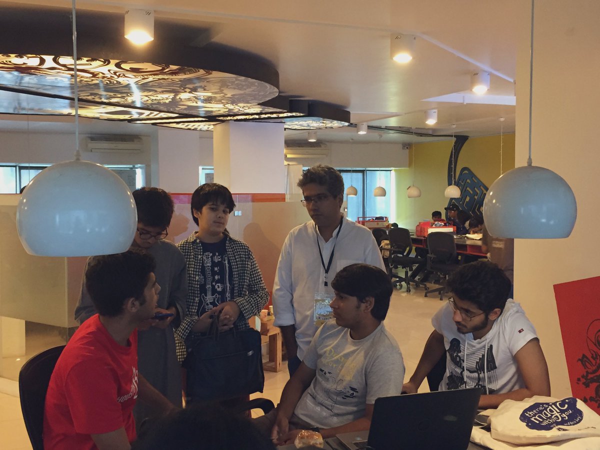 TheNestiO's tweet photo. Anna Asif, founder of @Relivenow1 & @AltamashMurad, co-founder of @mayasclosetpk, are also here to help kids fine tune their final presentations. #SWKY19 #DreamBigStartSmall https://t.co/vwNkebLnfR