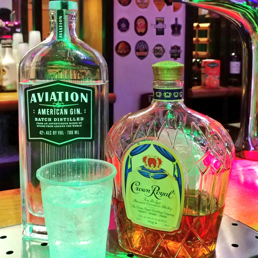cdn_panda403's tweet photo. I finally found some  @VancityReynolds @AviationGin in the UK to try.... In Oxford of all places! Oh, and there was also a bottle of @CrownRoyal to provide  an additional touch of Canadiana for good measure 😂 https://t.co/ErInL0fDTQ