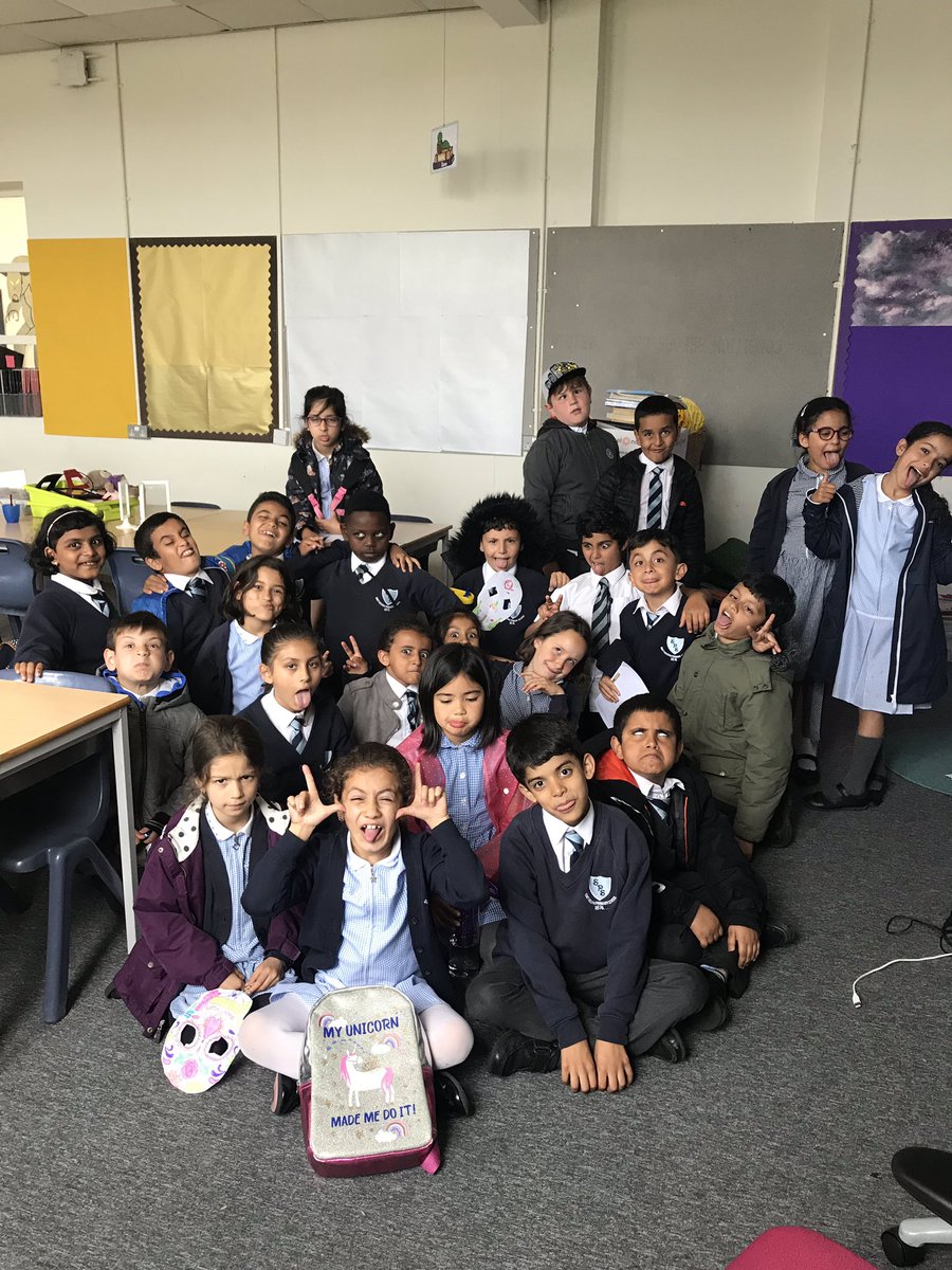 SmithdownPrimY3's tweet photo. IT’S A WRAP! How I’ve adored teaching this enthusiastic bunch this year... so lucky I get to keep them as a Y4 teacher!! Even though we’re having a little mix up we will always be the 3BC (best class) of 2019! Have a fantastic summer all our lovely families💙 https://t.co/cxydyXkPby