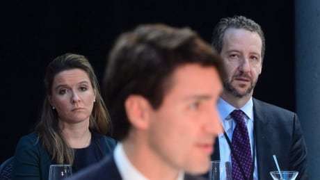 CBCPolitics's tweet image. Butts returns - and Trudeau's putting the band back together for October ift.tt/2GlOISL #hw #cdnpoli