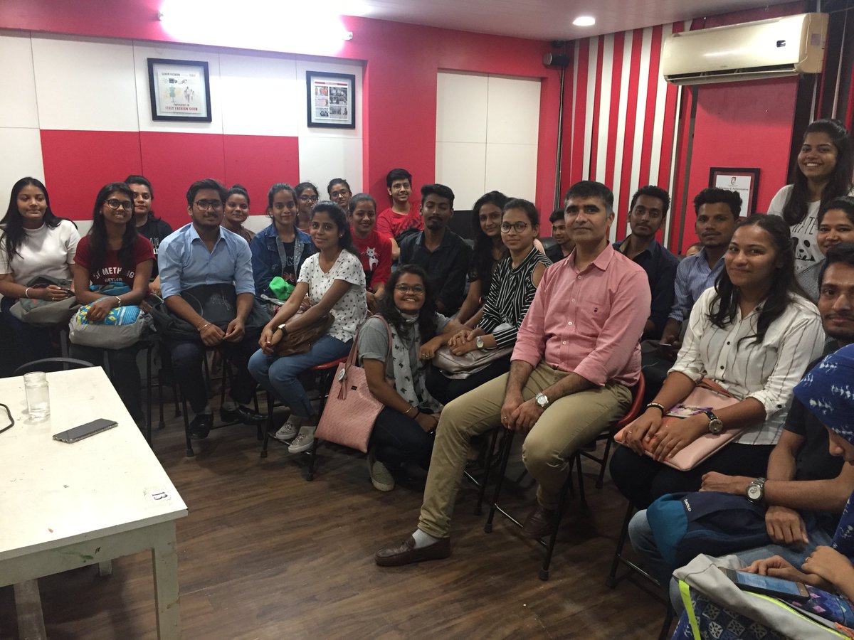 idt_surat's tweet photo. Guest Lecture for Event Management Students taken by Mr Prakash Hathi, Founder Director - Red Carpet Event Management.
#eventmanagement #eventcourse #guestlecture https://t.co/QZZUrqmdgR