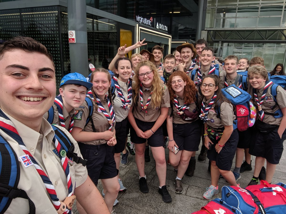 KathyyFletcher's tweet photo. Arrived at Heathrow!!! The journey has officially started! Eeeekkkkk @Baabarians #UK24WSJ #Unit96 ππ https://t.co/HyHVQOSUHI