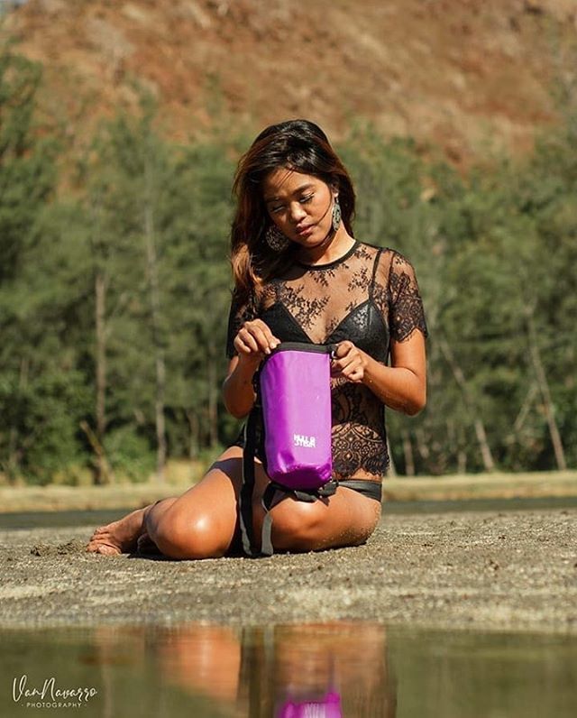 Hull_Stern's tweet photo. Deep Sea Violet with the pretty @aizeecream ππ€β¨
#hullstern #travelinghullies πΈ: @vansquared32
π:@annacru02 #project_icecreamV6 https://t.co/nHzCB93pBz https://t.co/Cfy0DNsx3Z