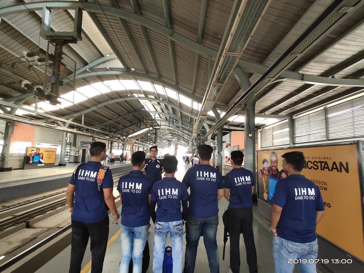 IihmMayank's tweet photo. Kailash colony metro station #delhimetro @IihmMayank @Dhruvkhosla6 @AkshitGulati8 @IIHMHOTELSCHOOL @IihmVinay @RushilSharma15 @aryaman #enjoyingindelhimetro 
#lots of enjoyment in sports complex#iihmbest3years #most enjoyable and best campus for hospitality management #iihmrocks https://t.co/UUghKbUzWY