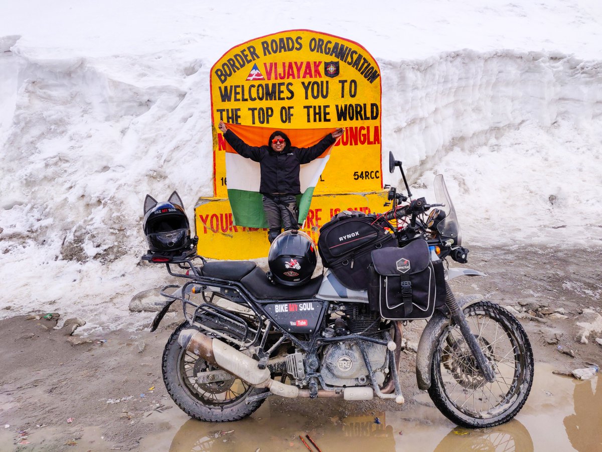 Bikemysoul's tweet photo. Helmet - 10 Thousand,
Himalayan - 2.25 Lakhs,
Leh-Ladakh Trip - 35 Thousands...
Raising Indian Flag at Khardungla ... Priceless !

#MissionLadakh #LehLadakh #LehLadakhRide #LehPlan #LehLadakhPlan #BikeMySoul #BikerGirl #RiderGirl #BikerLady #TravelBlogger #MotorCycleGirl https://t.co/5HrxC0JkIt
