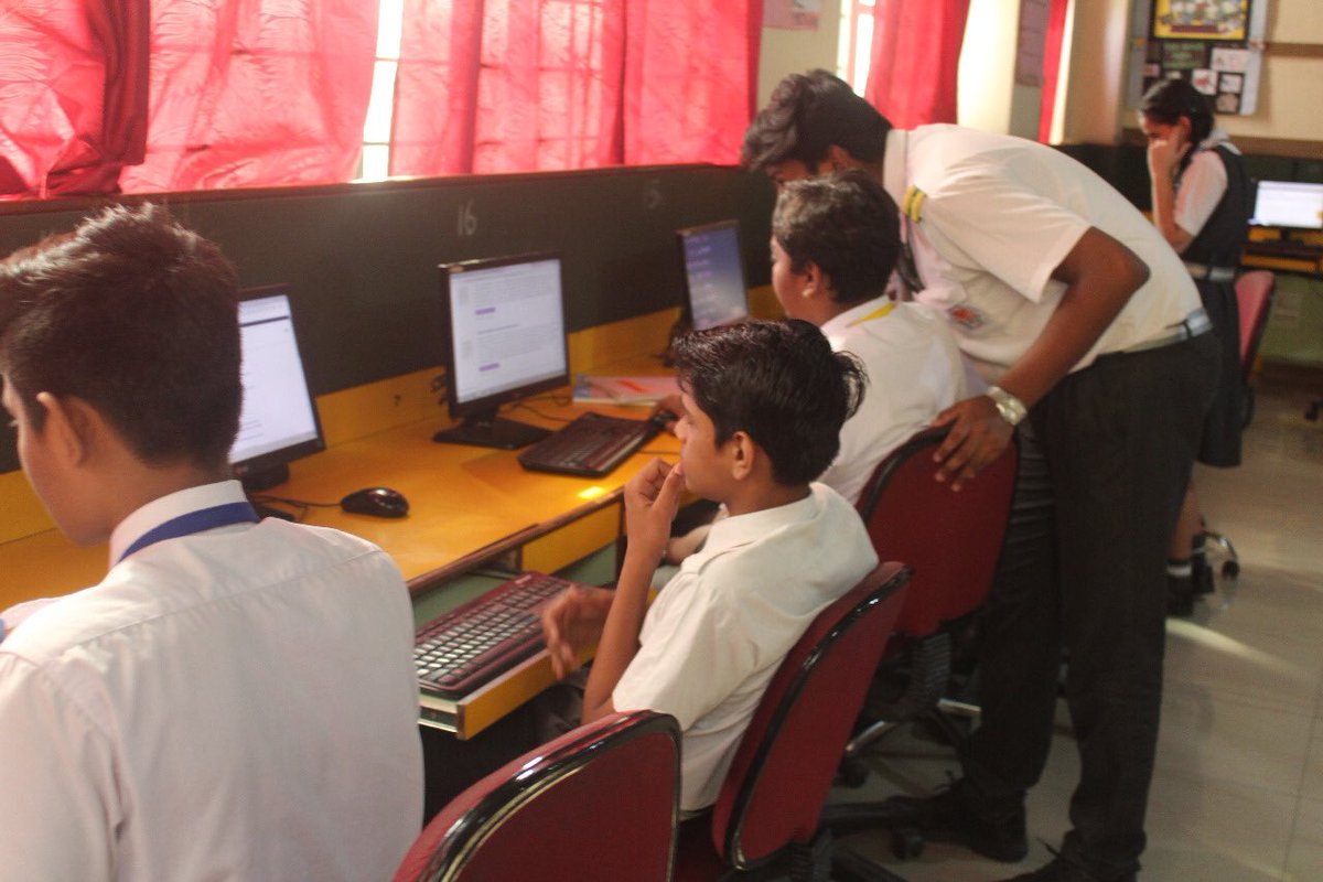 7SQUIRRELMASTER's tweet photo. Students of @ips_bhopal  augmenting their digital skills and creating their personal social brand and learning productive usage of social media and Internet. 

#Students #SchoolPrincipal 

#SQUIRRELMASTEREFFECT 
#EducatingTodayForFuture https://t.co/EV5mRfUkx9