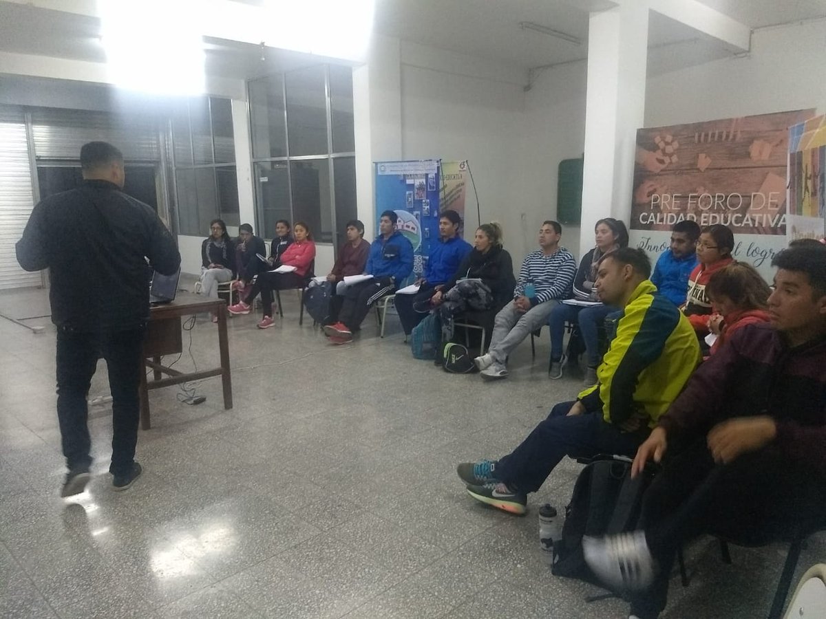 giseraven's tweet photo. Capacitandonos juntos.  #DiaDelAmigoEnCPPS @artydance23 @vanesa_aramayo @patriciapinasco @fguillesaavedra https://t.co/4B3mPb4PVN